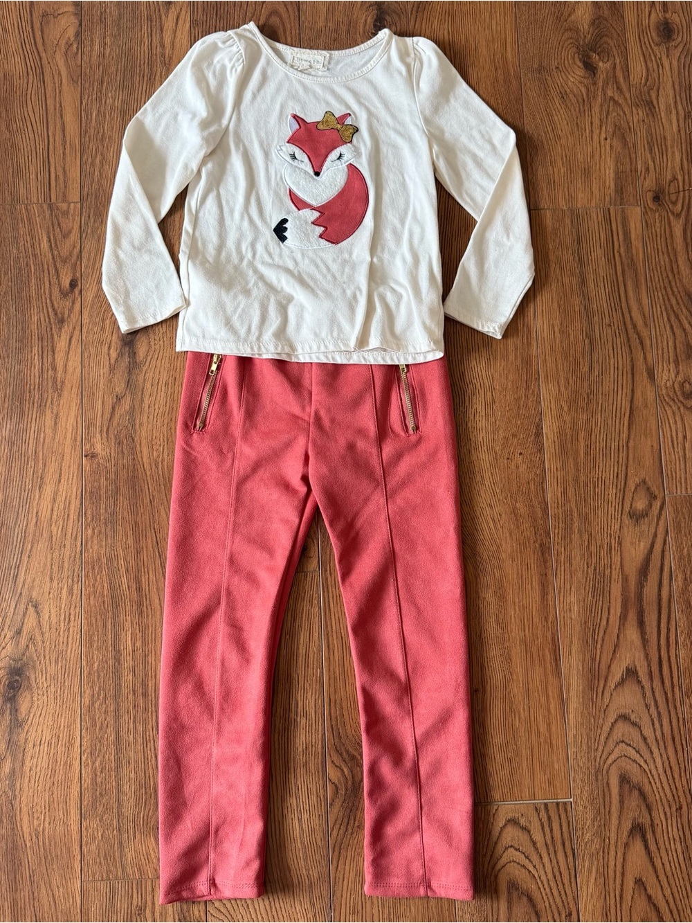 btween White Fox Applique Top with Coral Pink Leggings